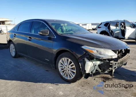 2015 Toyota Avalon Hybrid z USA, uszkodzony, nr VIN 4T1BD1EB0FU043974